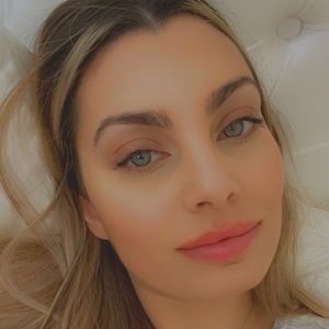 Meet your Posher, Sabrina